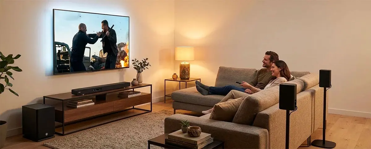 Façade de la barre de son Yamaha True X Surround 90A avec grille en tissu