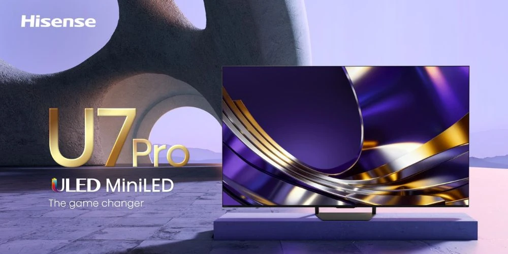 Téléviseur Hisense série U7 Pro sur socle, écran affichant un visuel abstrait violet et or