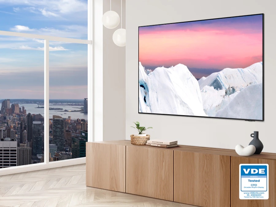 Téléviseur QLED SAMSUNG TQ50Q80C ajuste automatiquement sa luminosité.