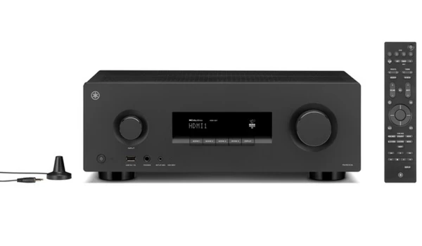 Yamaha RX500A vu de face avec son antenne FM et sa télécommande fournies posées à côté