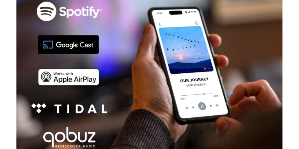 Logos Spotify, Google Cast, Apple AirPlay, Tidal et Qobuz, avec un smartphone affichant une lecture en cours
